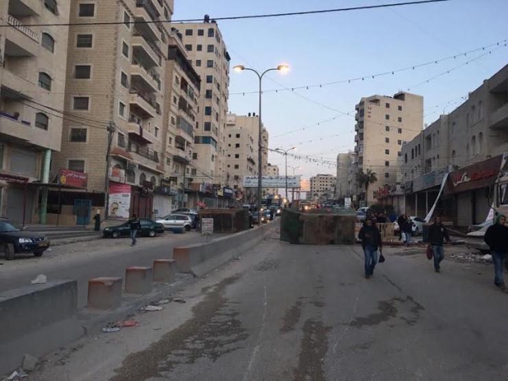  صوت| إغلاق شارع رام الله القدس من جهة الحاجز الاحتلالي بشكل تام  بدءا من صباح يوم غد 